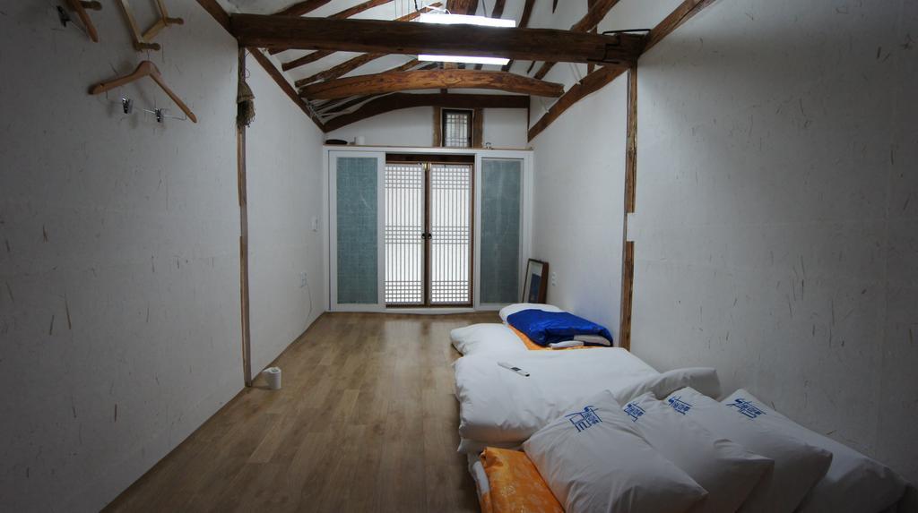 1928 Suimmaru Hanok Guesthouse Jeonju Habitación foto